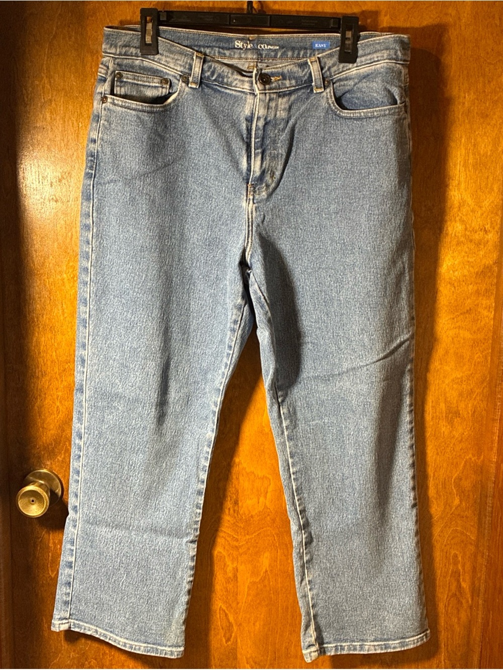 Style & Co Light Wash Easy Jeans 12SP Straight Leg High Rise Grannycore Outdoors